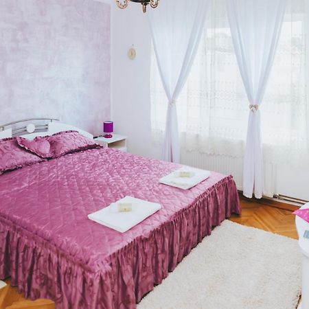 Отель Casa Vinco Vici Турда Экстерьер фото