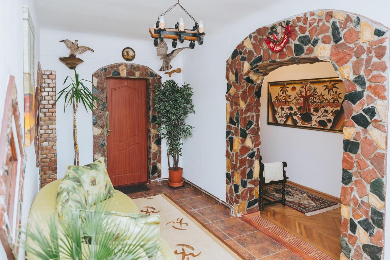 Отель Casa Vinco Vici Турда Экстерьер фото