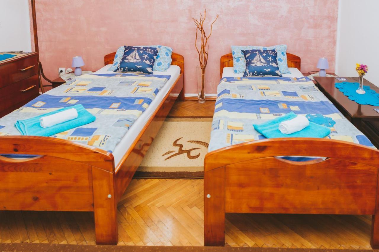 Отель Casa Vinco Vici Турда Экстерьер фото
