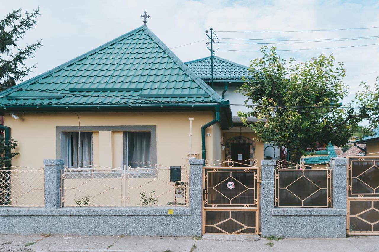 Отель Casa Vinco Vici Турда Экстерьер фото