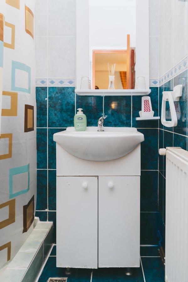 Отель Casa Vinco Vici Турда Экстерьер фото