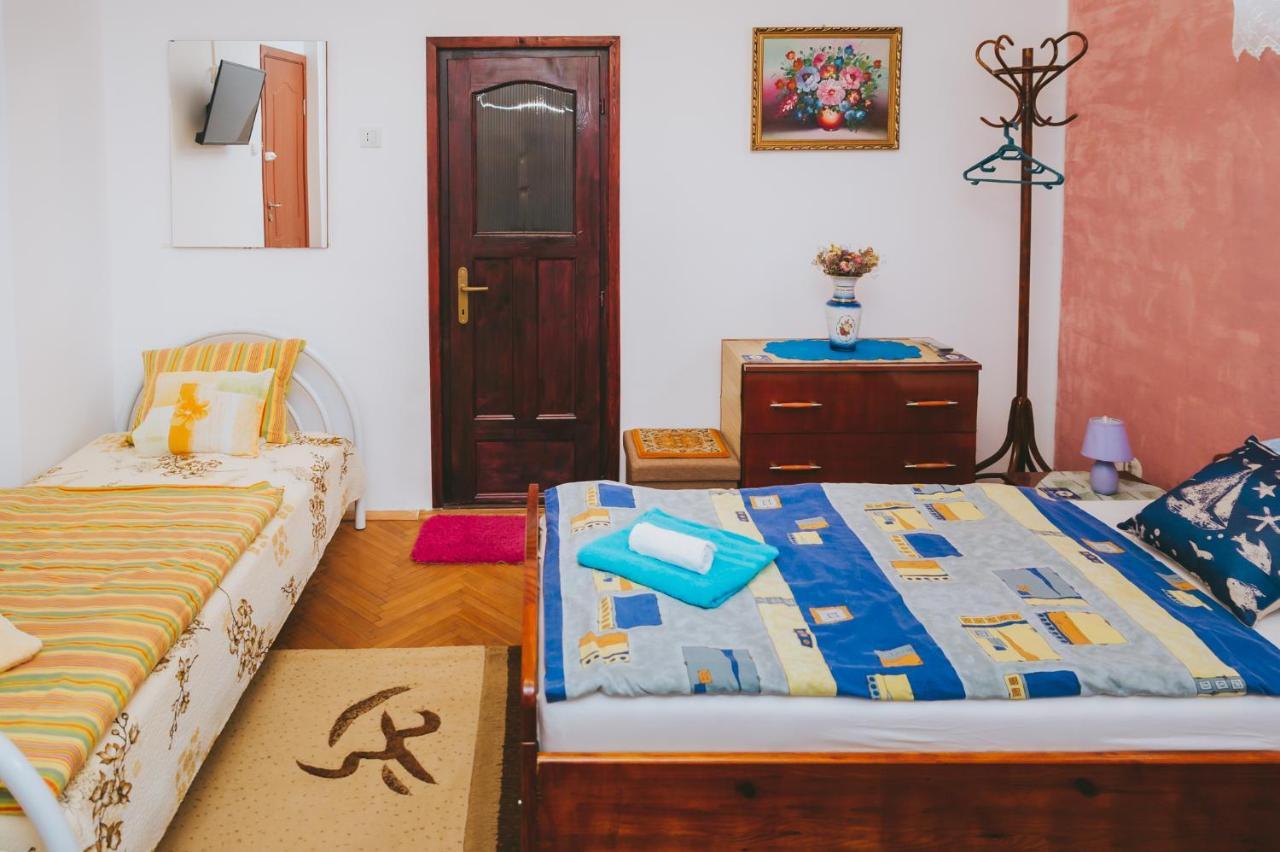 Отель Casa Vinco Vici Турда Экстерьер фото