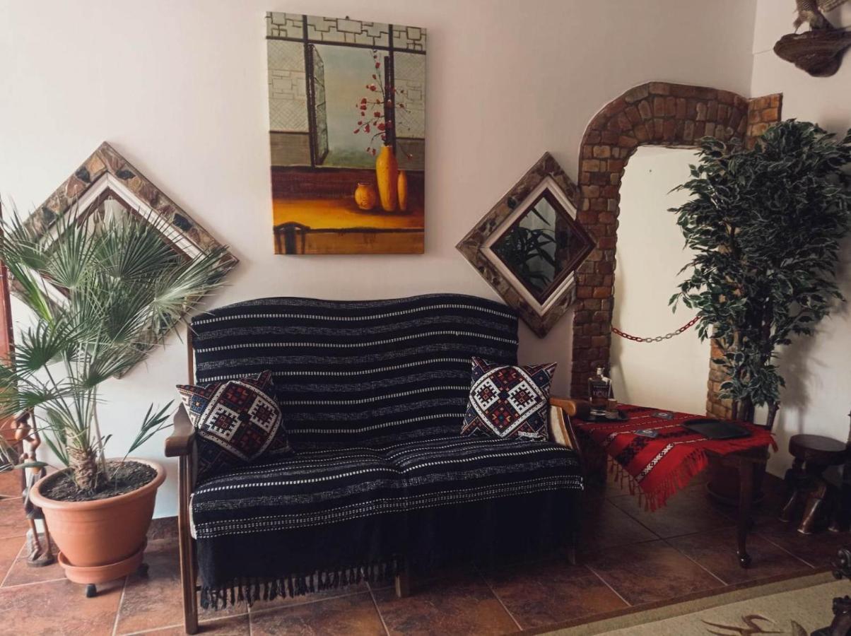 Отель Casa Vinco Vici Турда Экстерьер фото