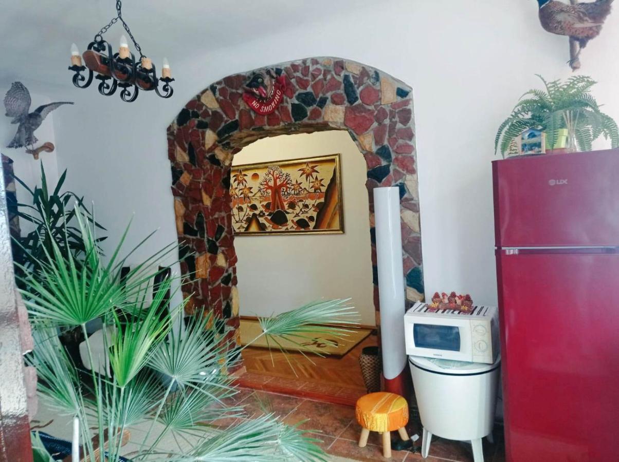 Отель Casa Vinco Vici Турда Экстерьер фото