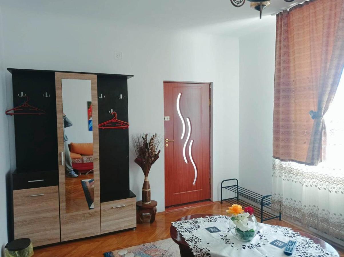 Отель Casa Vinco Vici Турда Экстерьер фото