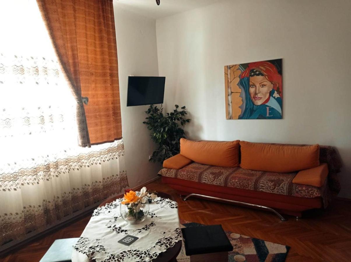 Отель Casa Vinco Vici Турда Экстерьер фото