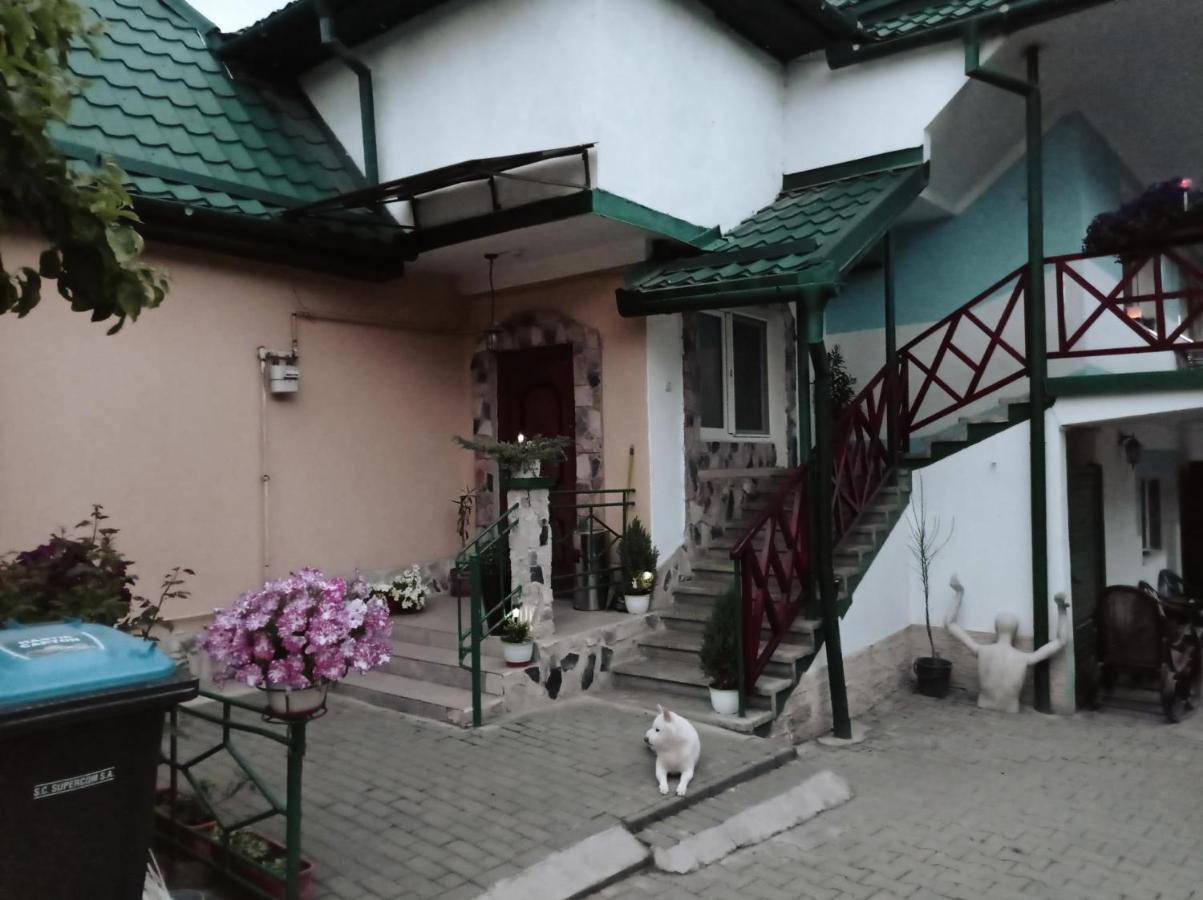 Отель Casa Vinco Vici Турда Экстерьер фото