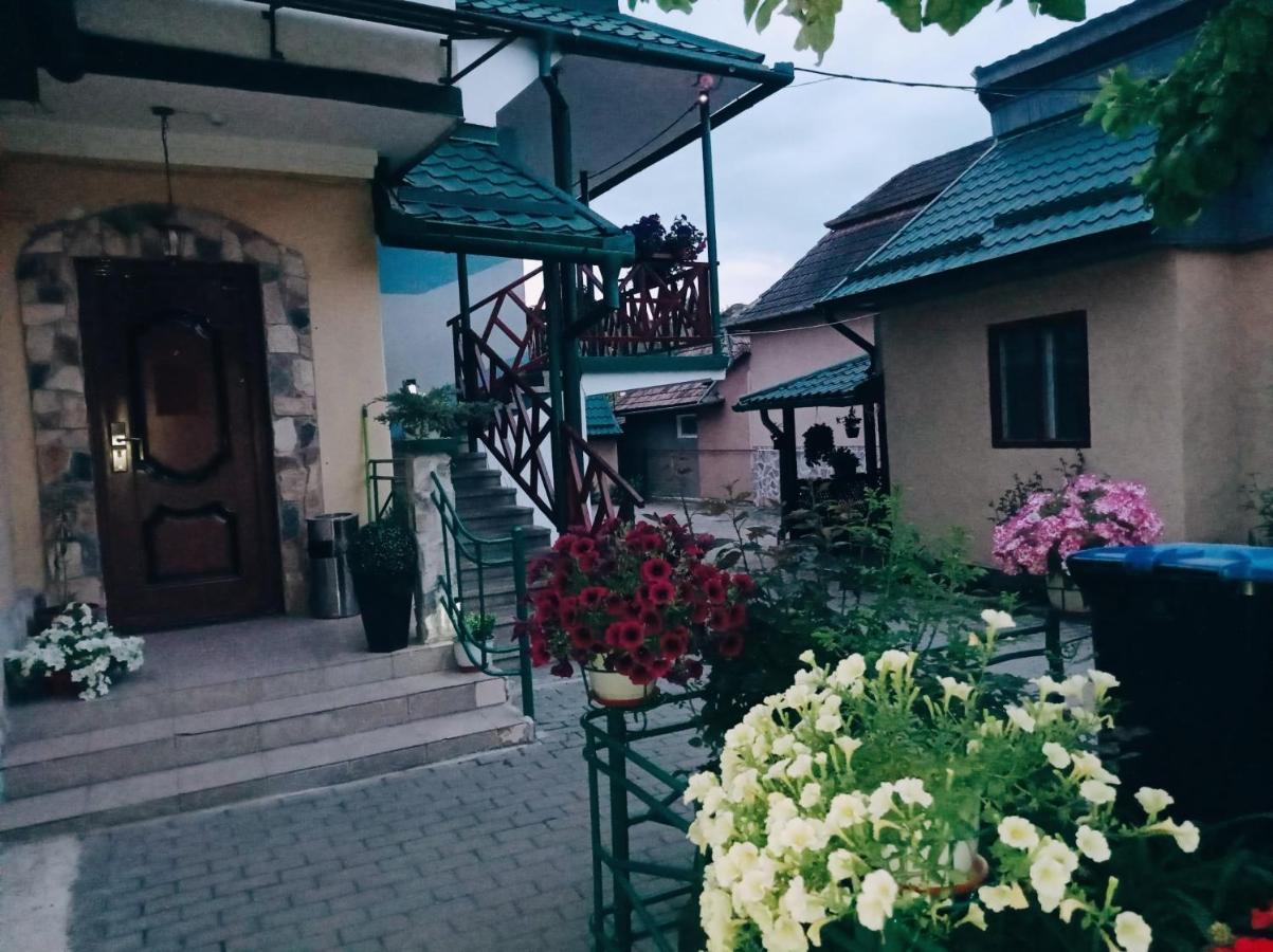 Отель Casa Vinco Vici Турда Экстерьер фото