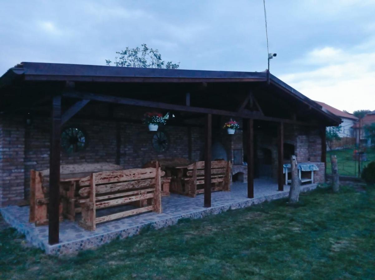Отель Casa Vinco Vici Турда Экстерьер фото